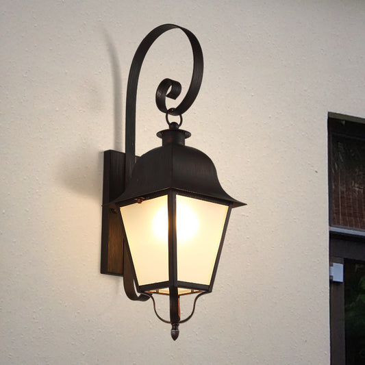 Heritage Outdoor Wall Light