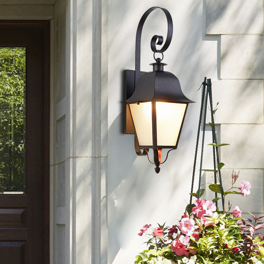 Heritage Outdoor Wall Light